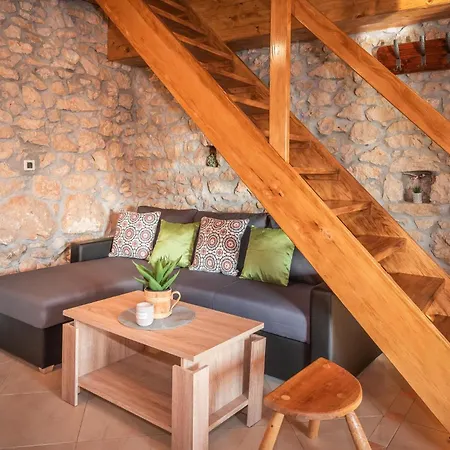 3 Bedroom Cozy In Holiday home